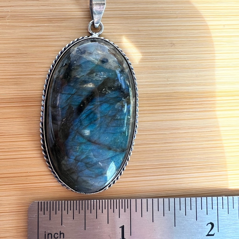 Labradorite Silver Pendant - Picture 6 of 7